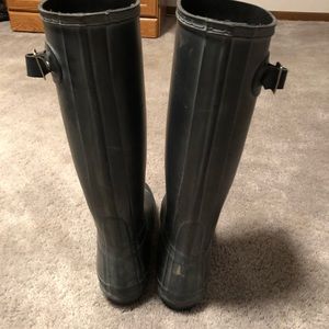 Matte black Hunter rain boots